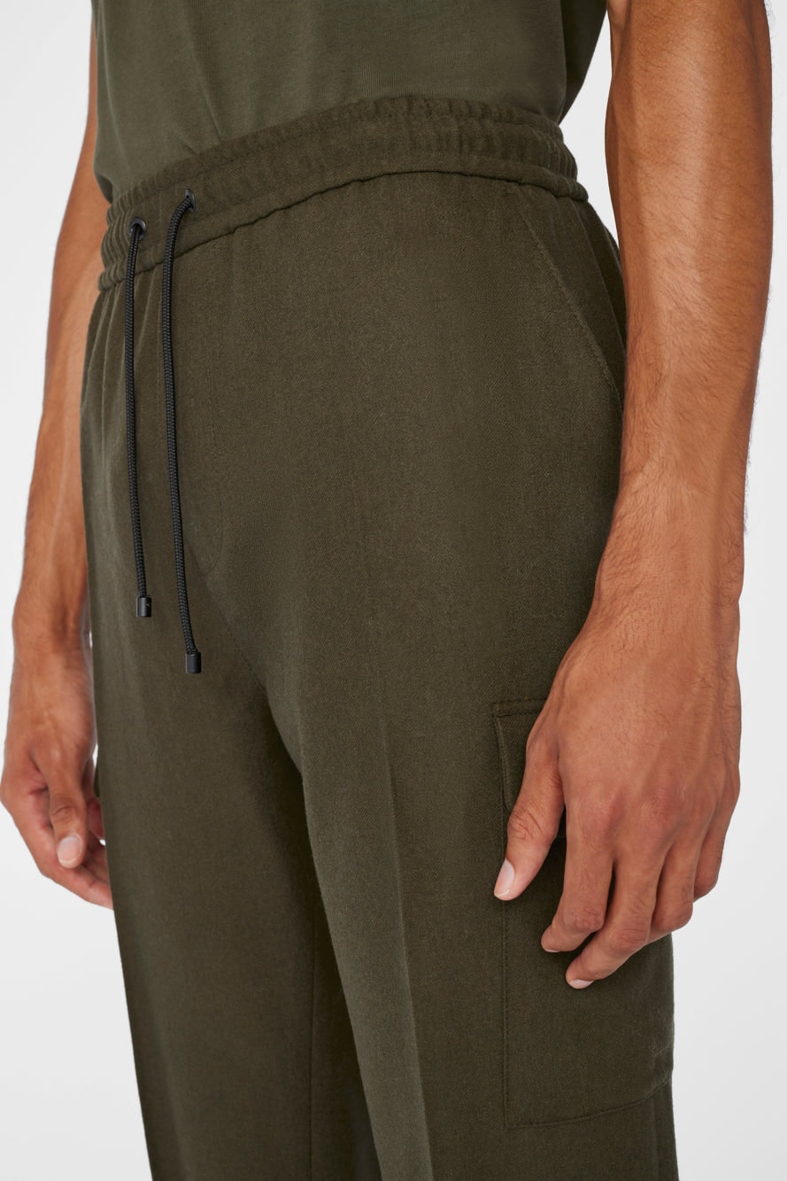 cargo drawstring view alt:fit1